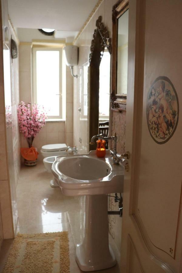 B&B Goldmund Naples Exterior photo